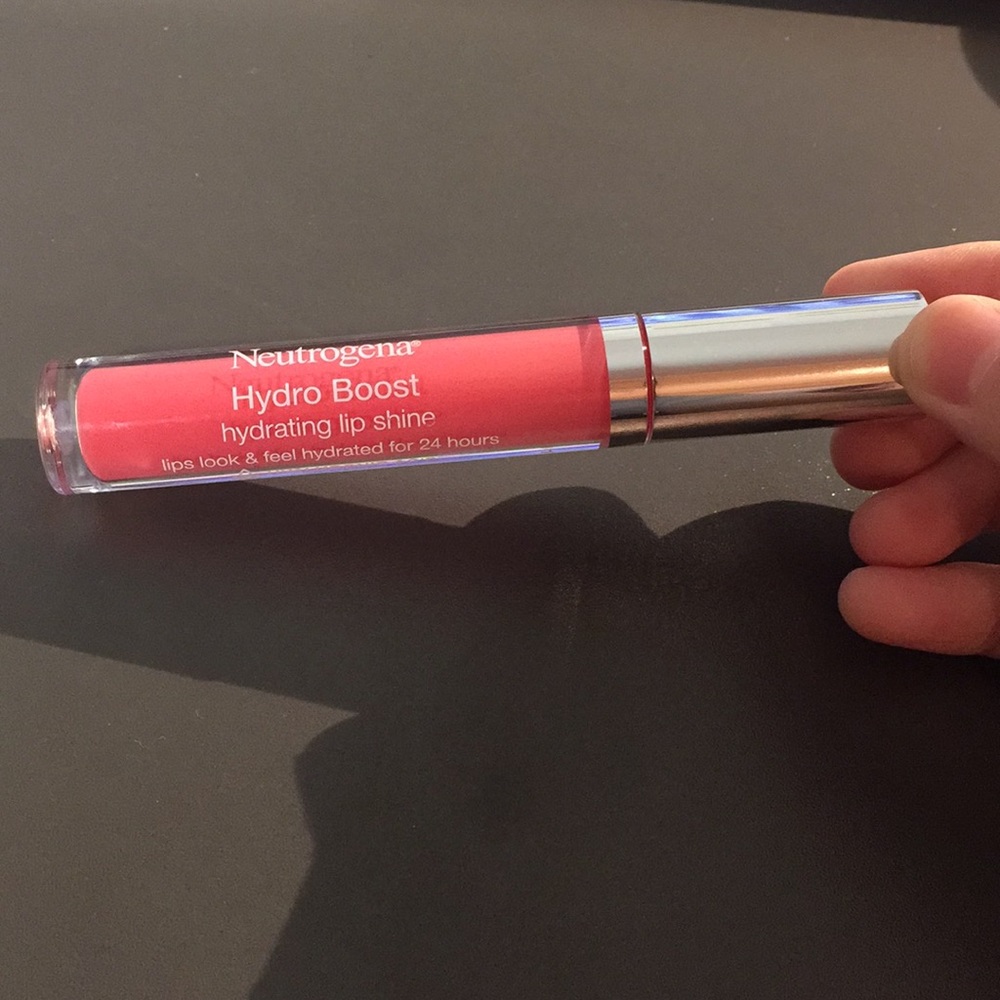 Neutrogena hydro boost hydrating lipshine
